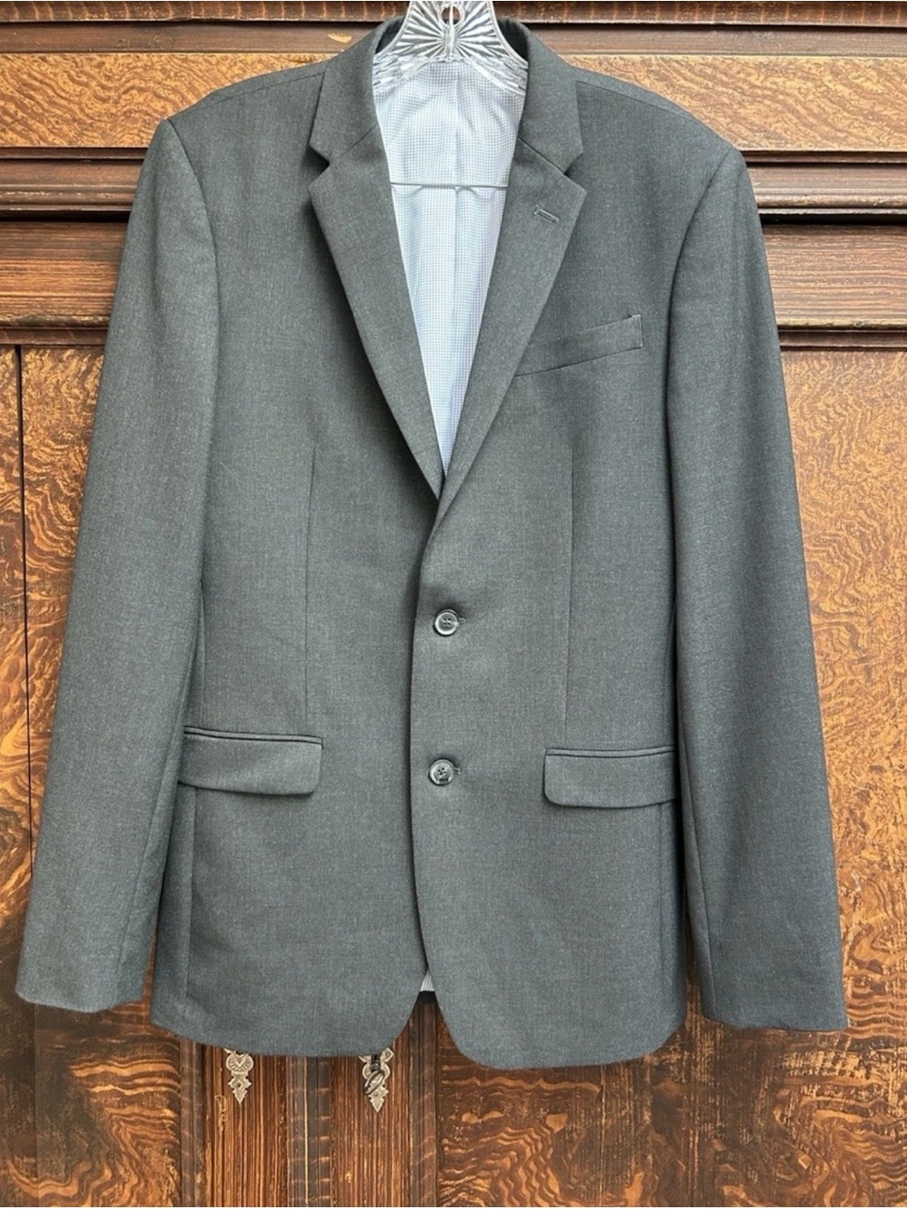 Egara Men's Charcoal Gray Two-Button Blazer